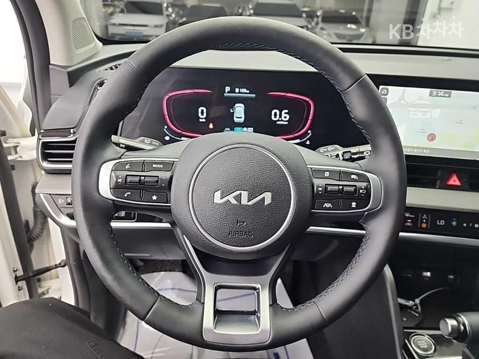2022 - kia sportage