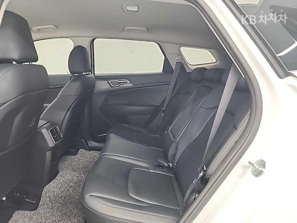 2022 - kia sportage