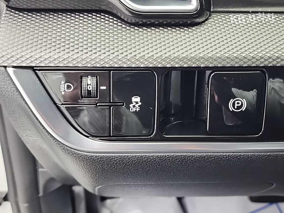 2022 - kia sportage