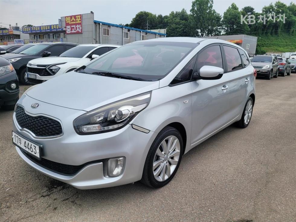 Kia Carens — miniaturë 3