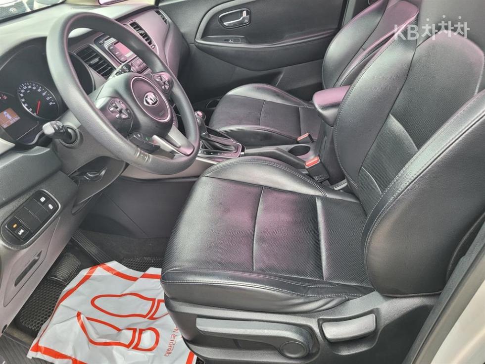 Kia Carens — miniaturë 13