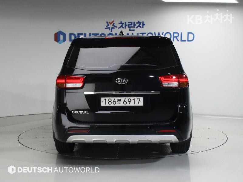 2018 - kia carnival