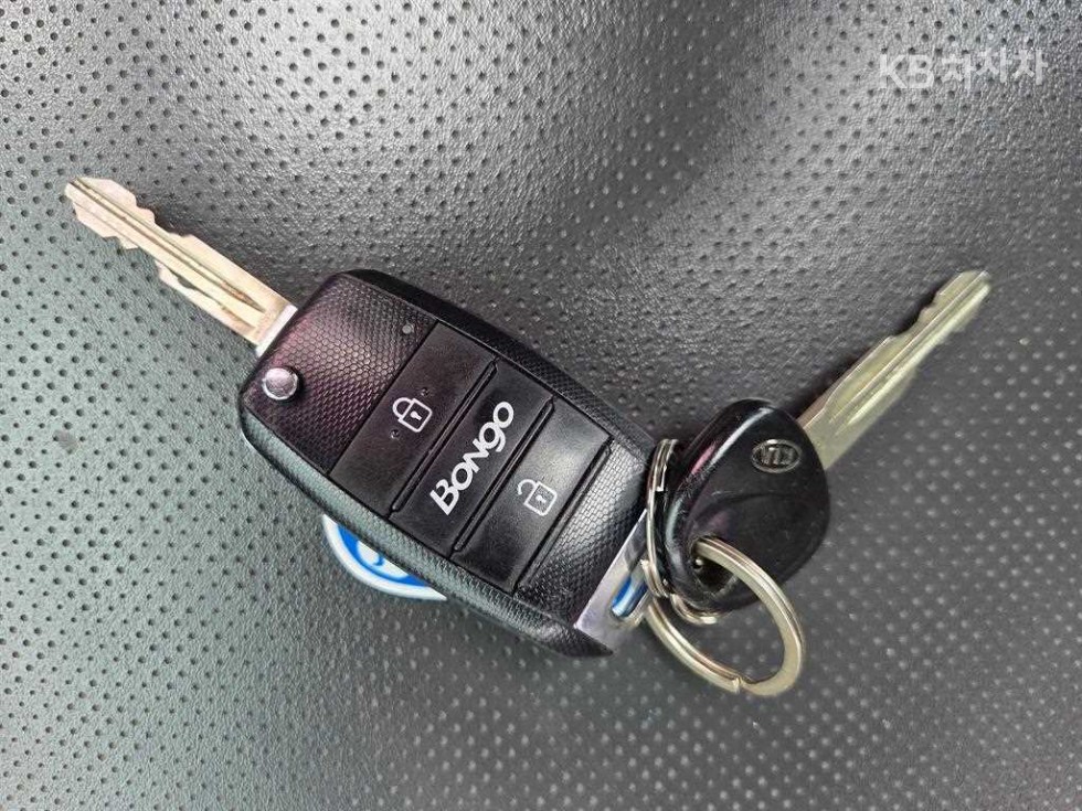 2017 - kia bongo iii