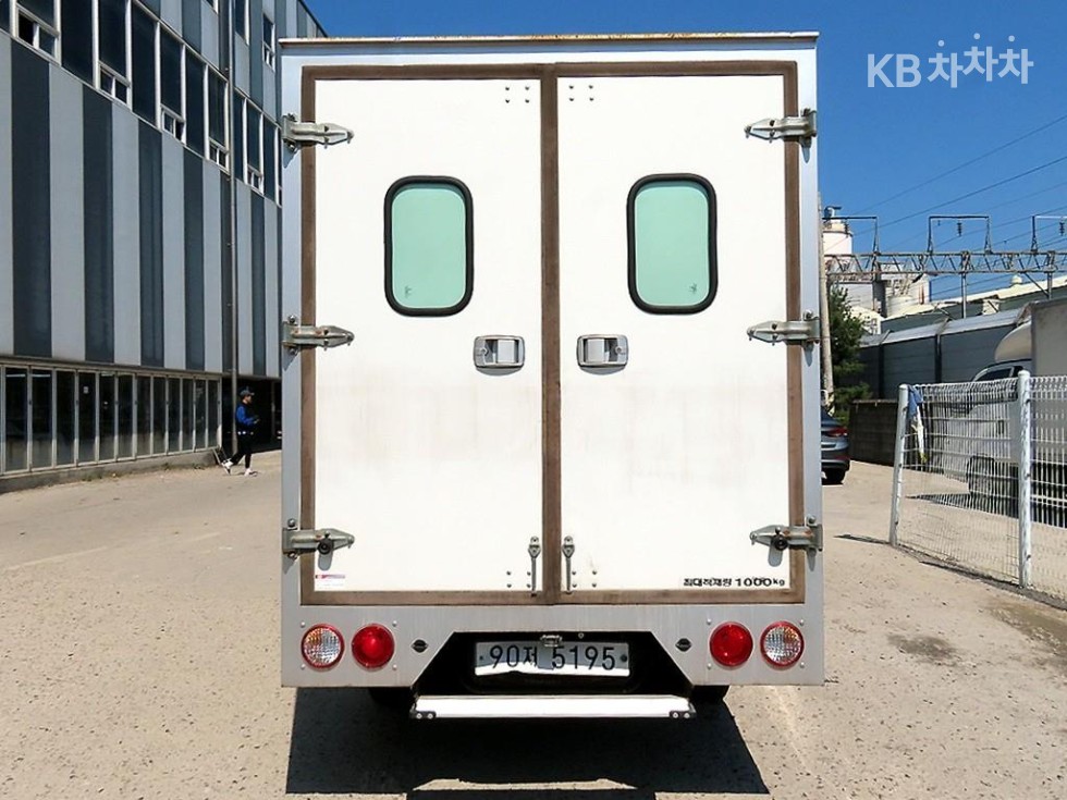 2017 - kia bongo iii