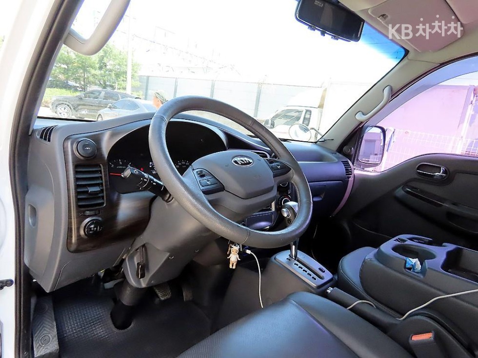 2017 - kia bongo iii