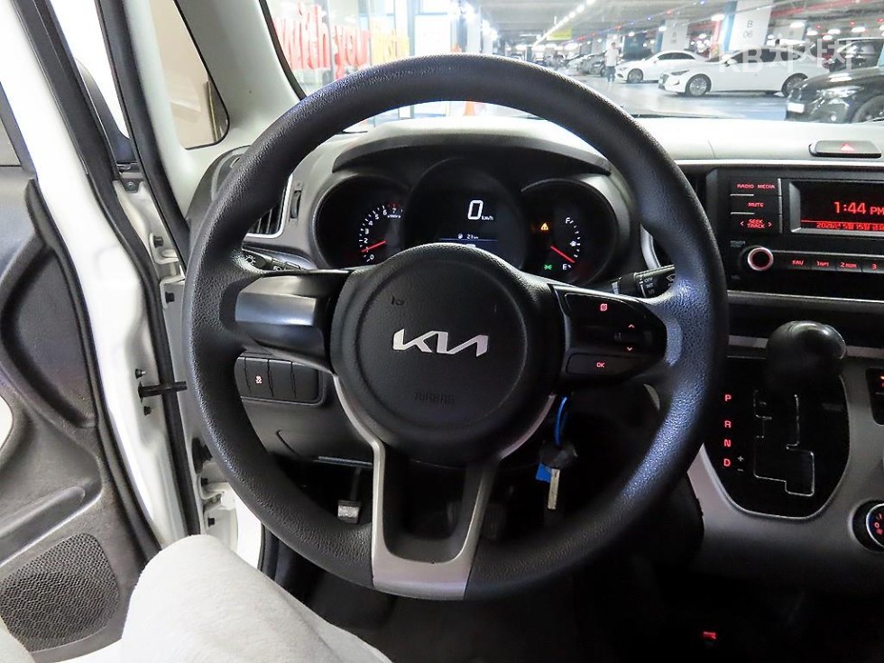 2022 - kia ray