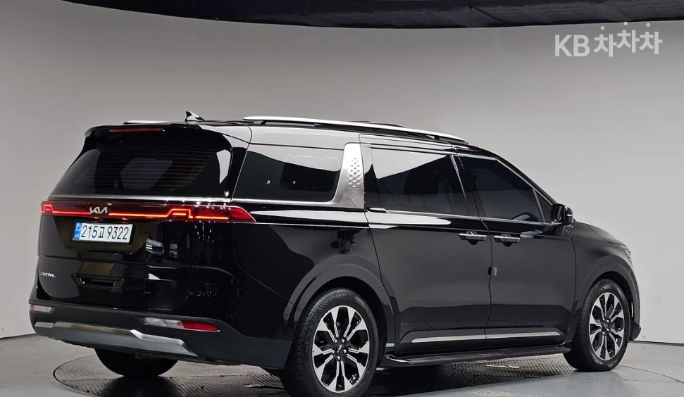 2023 - kia carnival