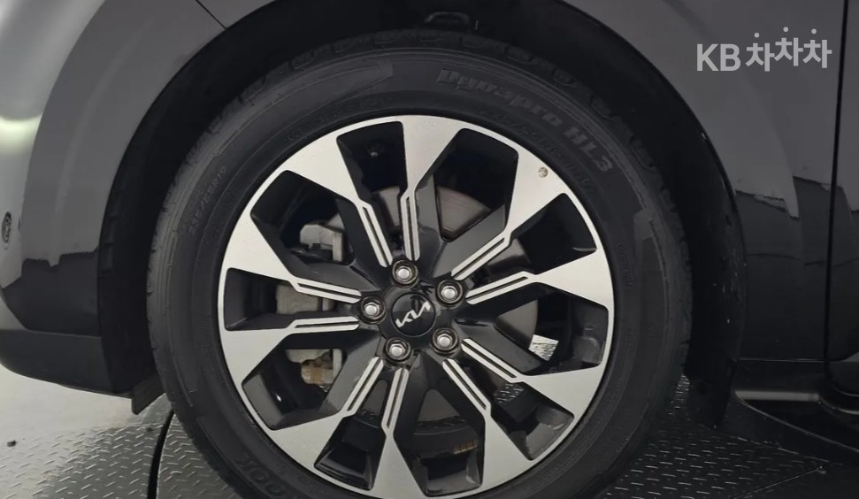 2023 - kia carnival