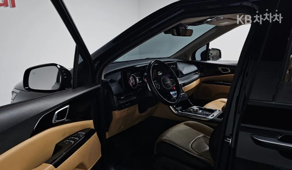 2023 - kia carnival