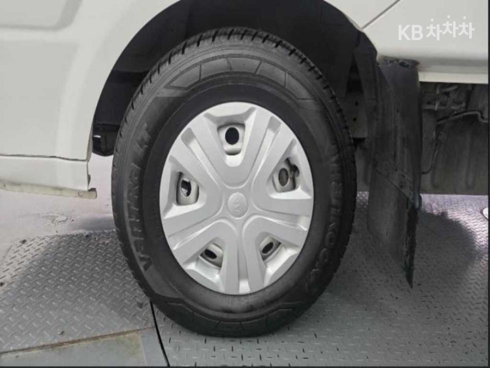 2014 - kia bongo iii