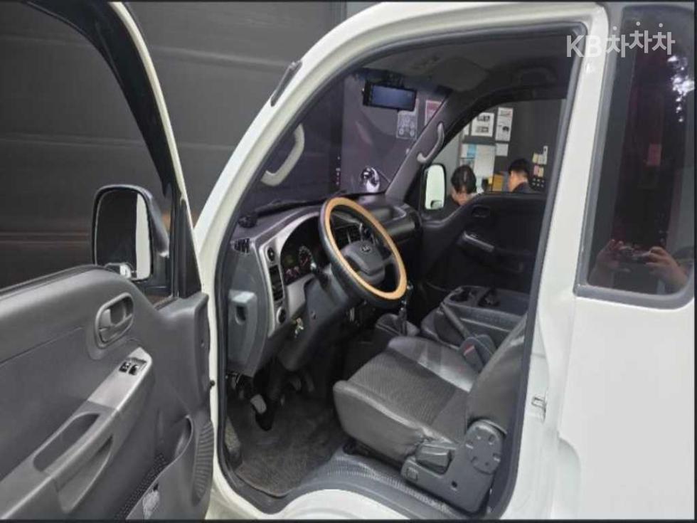 2014 - kia bongo iii