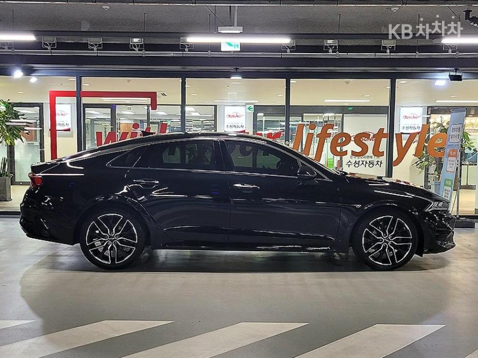 2022 - kia k5