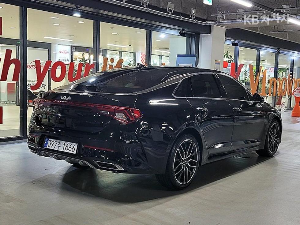 2022 - kia k5