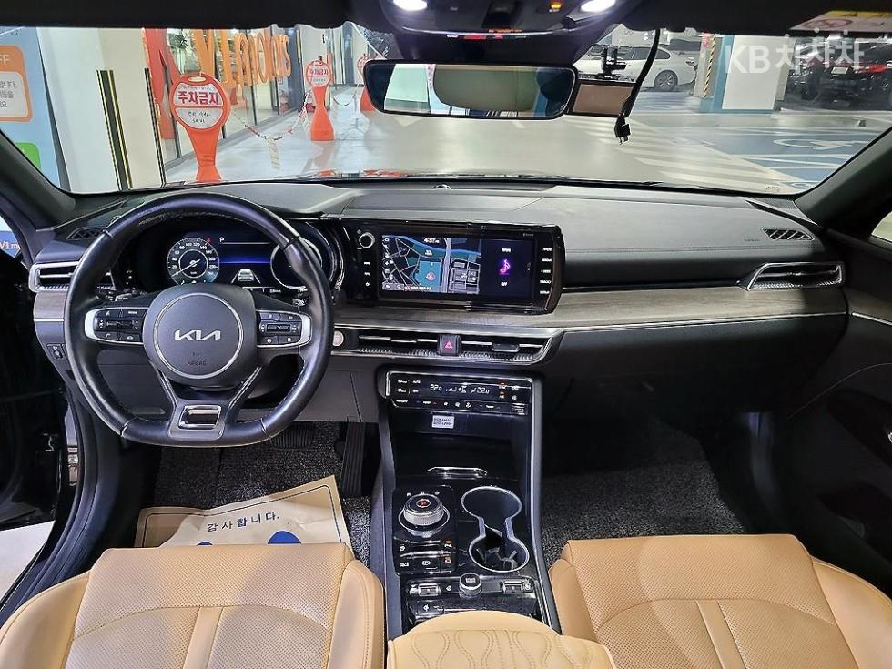 2022 - kia k5