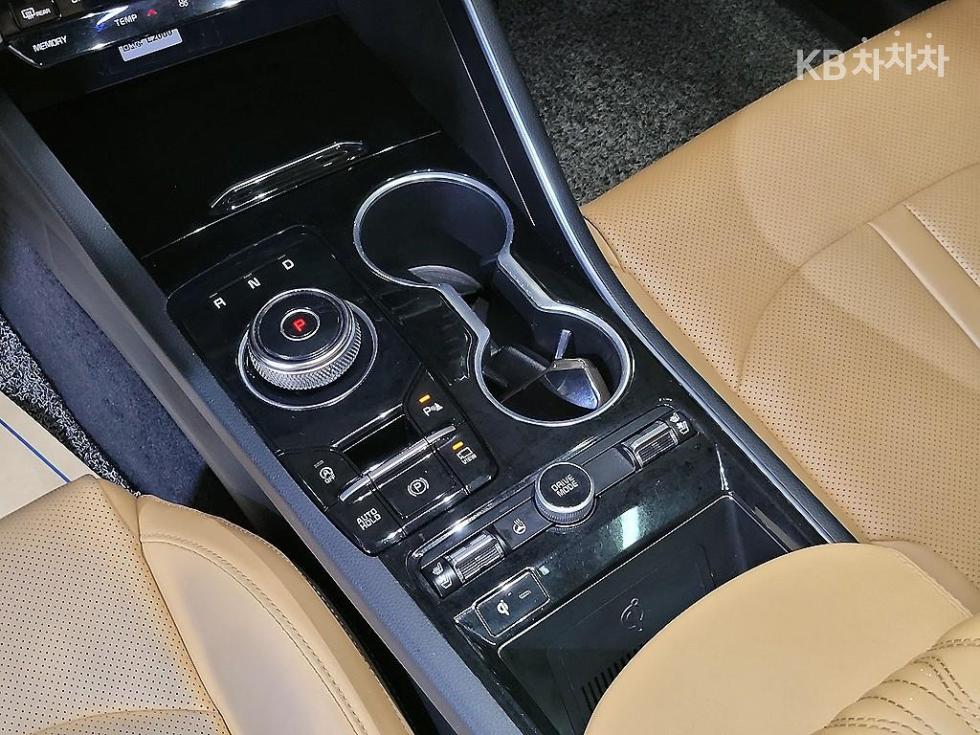 2022 - kia k5