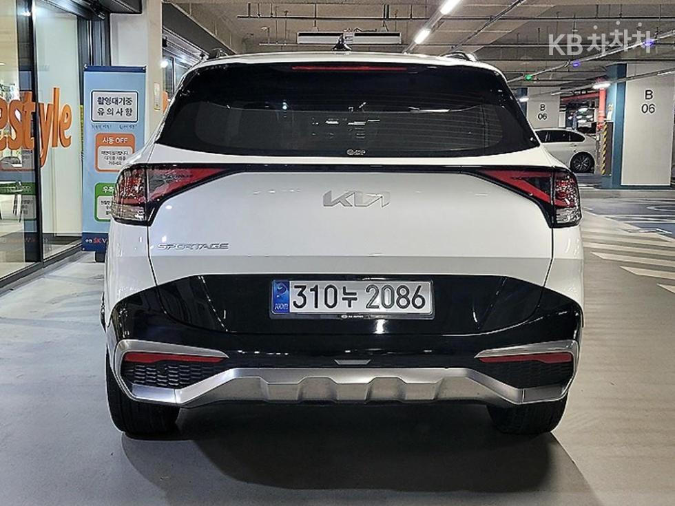 2022 - kia sportage