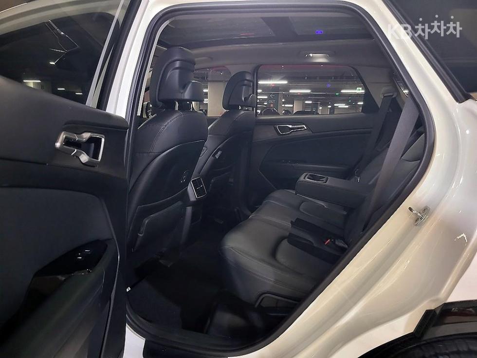 2022 - kia sportage