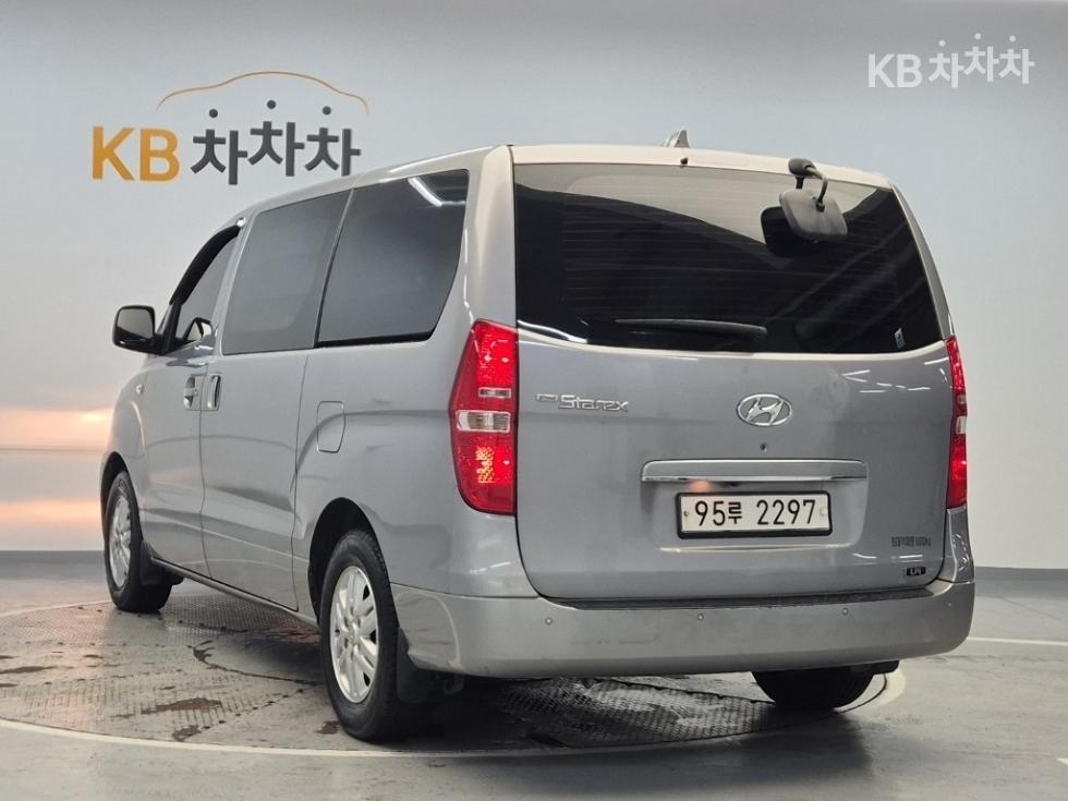 Hyundai Starex — miniaturë 2