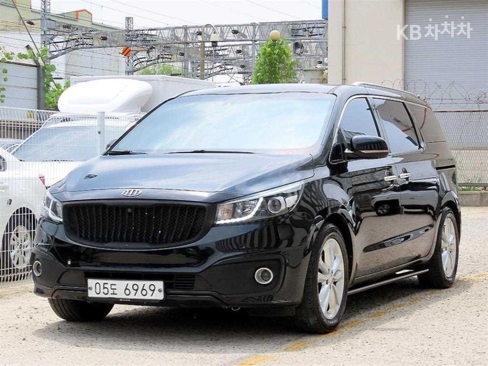 Kia Carnival — miniaturë 2