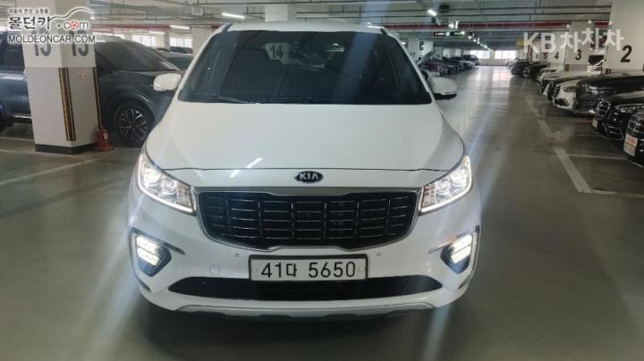 Kia Carnival 9인승 2.2 디젤 — foto 1