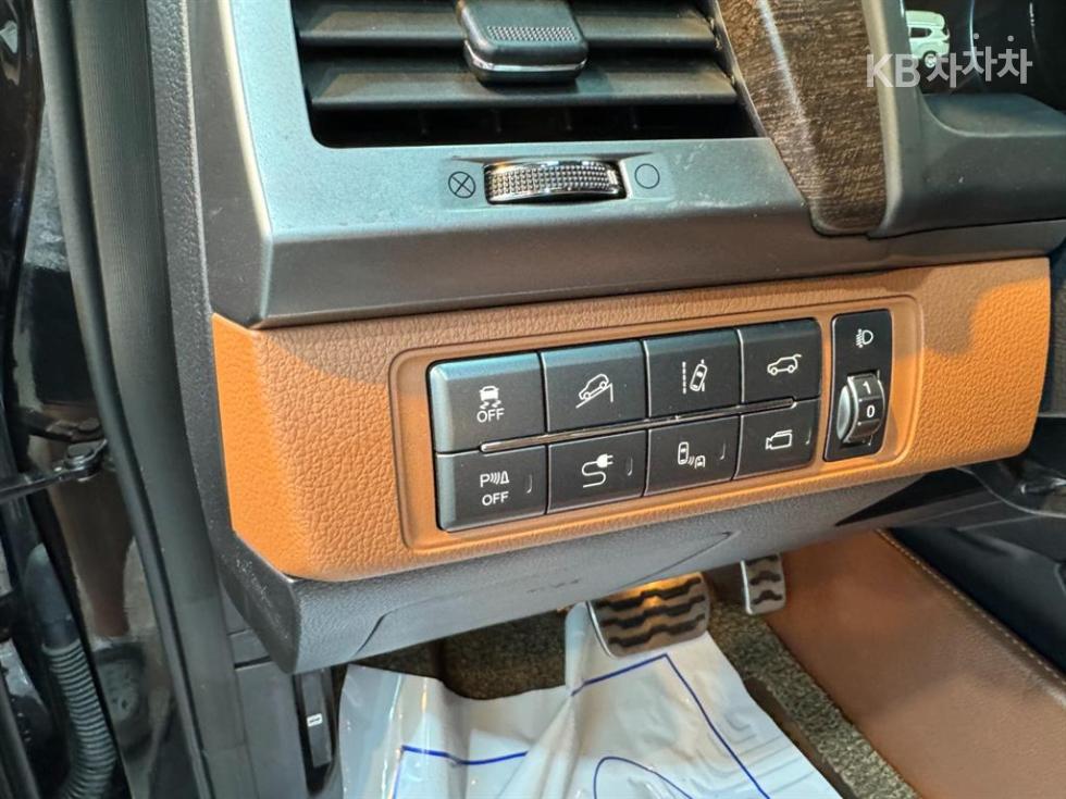 SsangYong Rexton — miniaturë 15