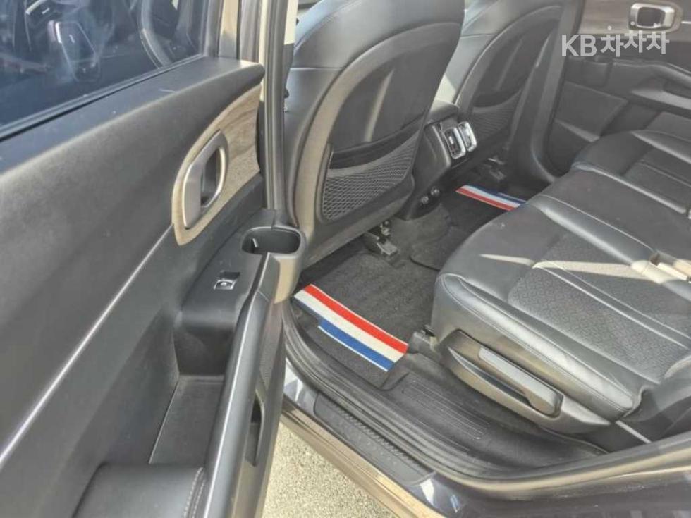 Kia Sorento — miniaturë 16