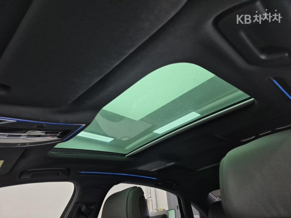 Audi A8 — miniaturë 13