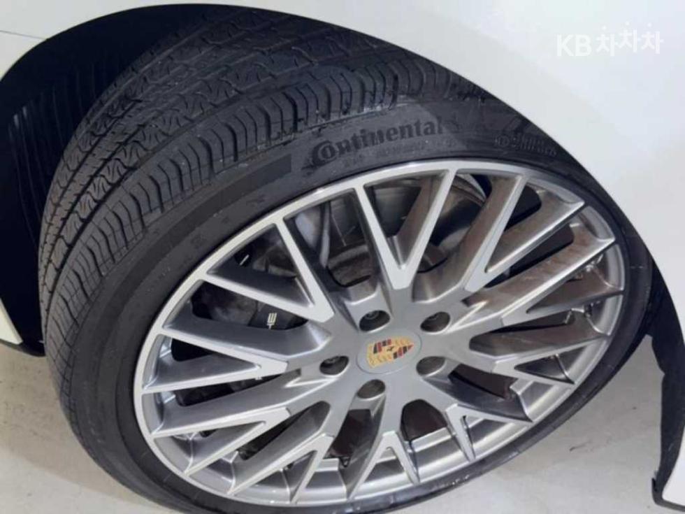2024 Porsche (972) photo