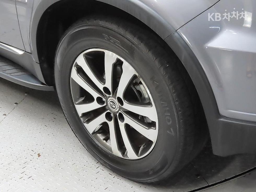 SsangYong Rexton — miniaturë 5