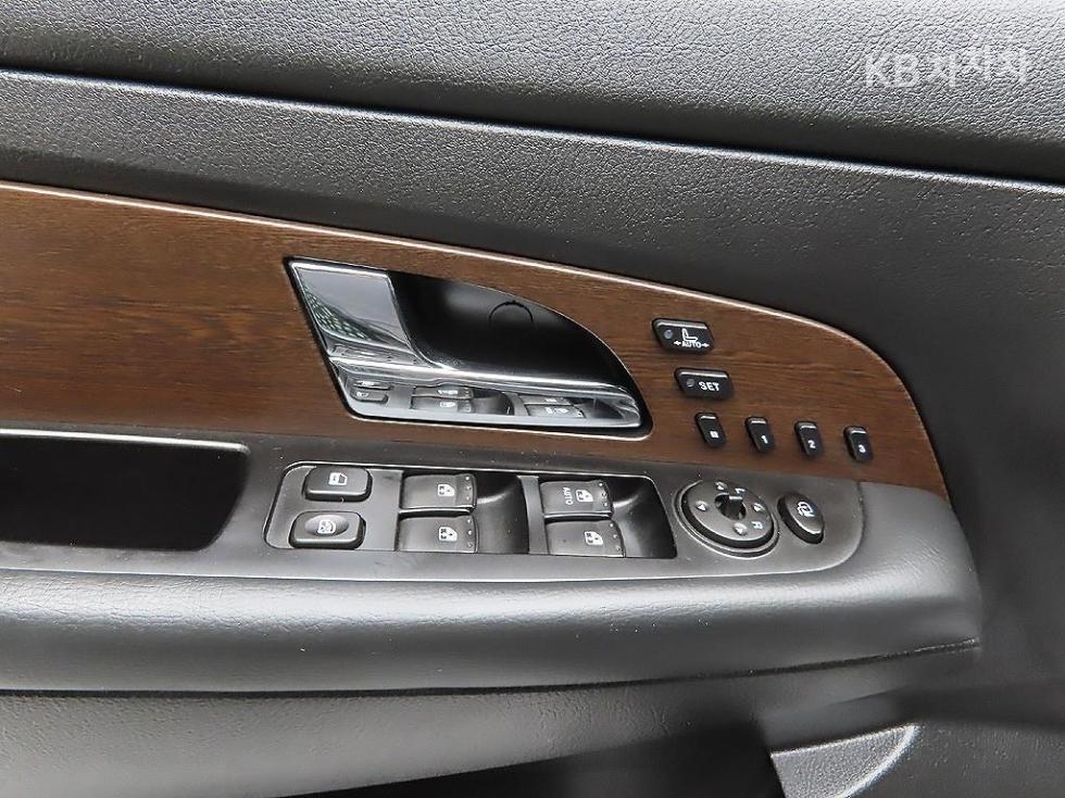SsangYong Rexton — miniaturë 11