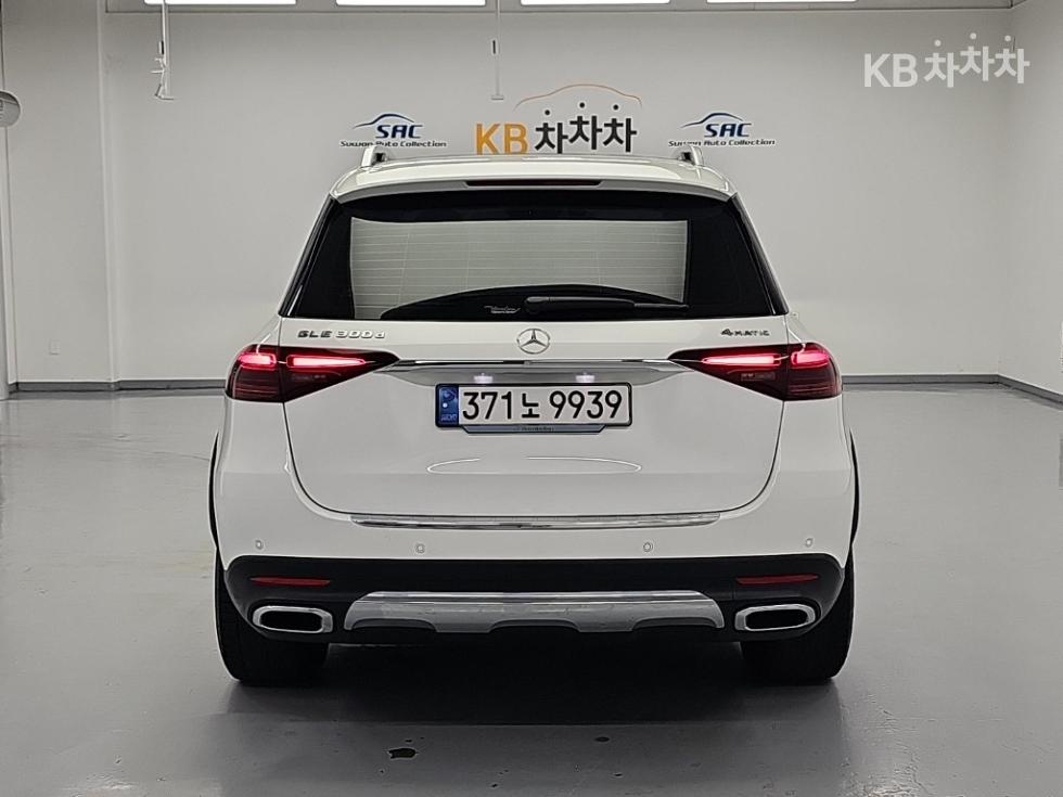 2024 Mercedes-Benz GLE (V167) · () · photo