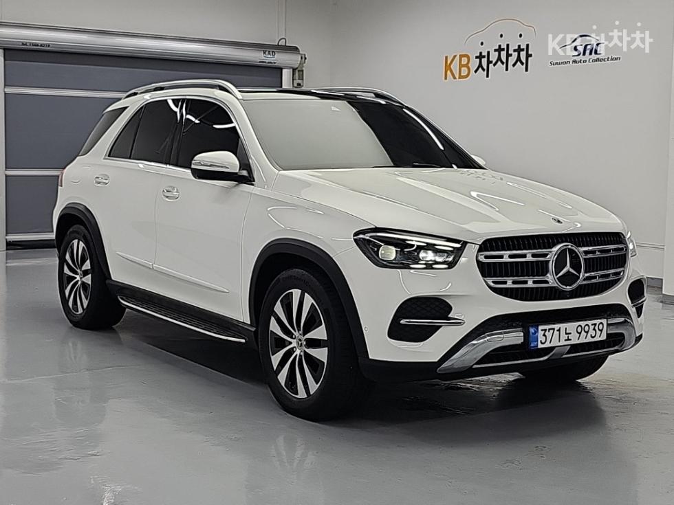 2024 Mercedes-Benz GLE (V167) · () · photo