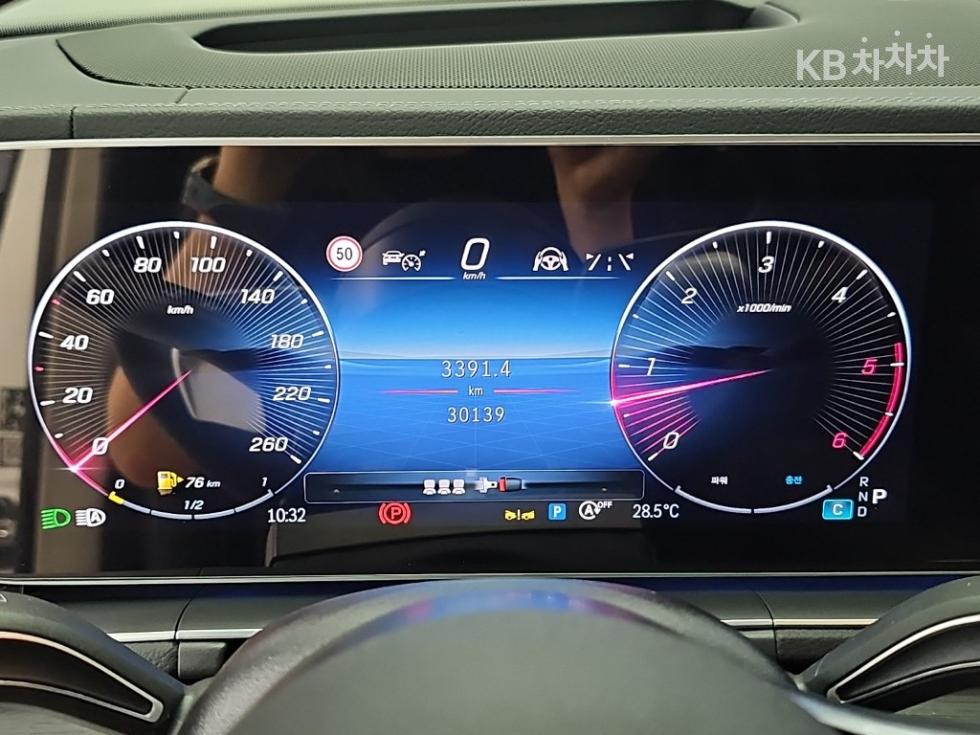 2024 Mercedes-Benz GLE (V167) · () · photo