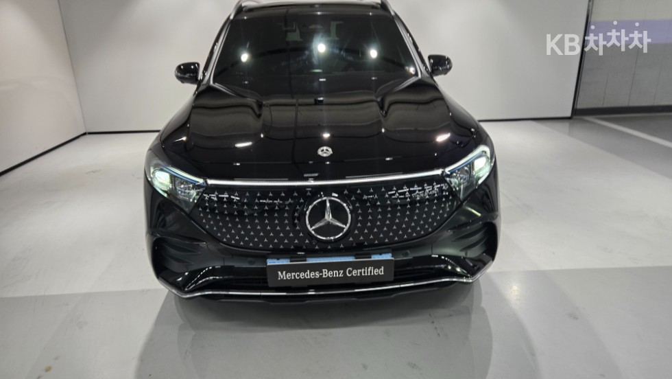 벤츠 EQB 2025년식 벤츠 EQB (X243) EQB 300 4Matic AMG Line