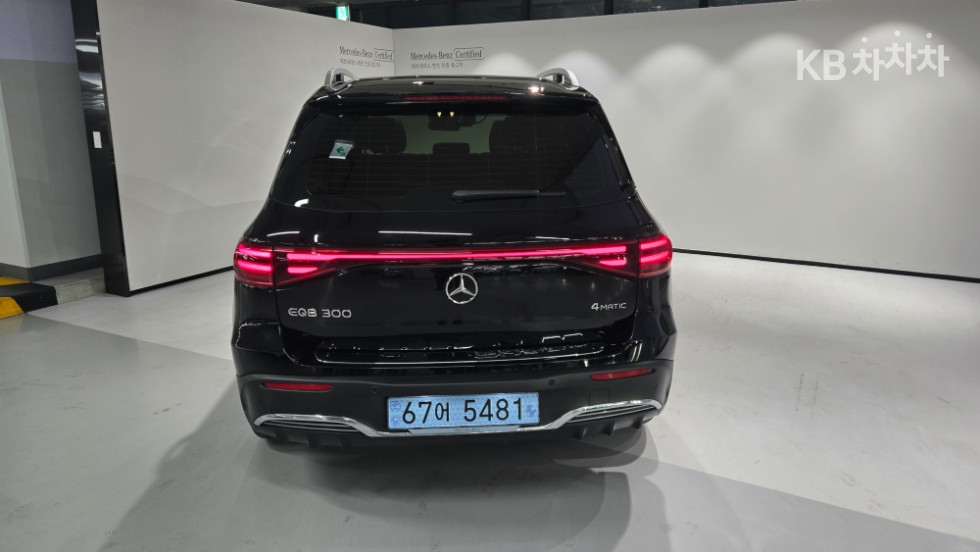 Mercedes-Benz EQB — miniaturë 3