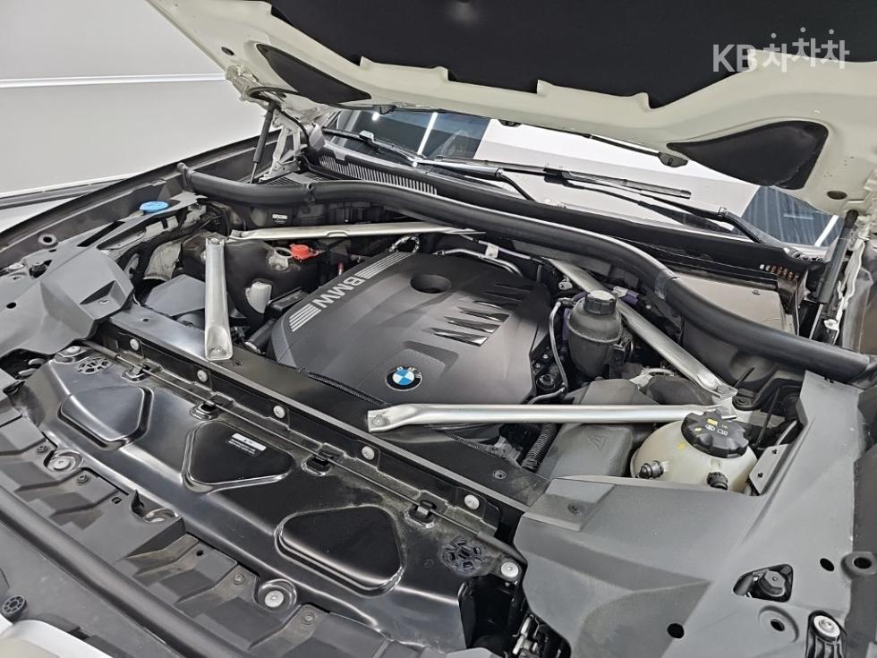 BMW X7 — miniaturë 5