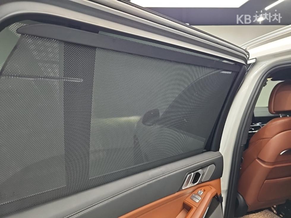 BMW X7 — miniaturë 13