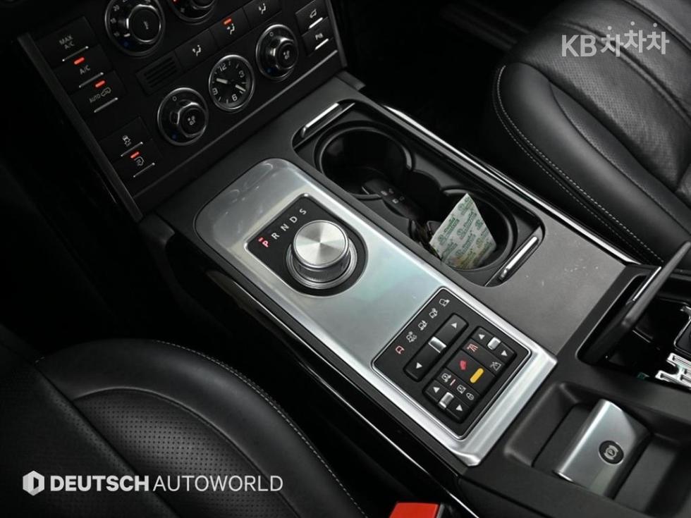 Land Rover Range Rover — miniaturë 9