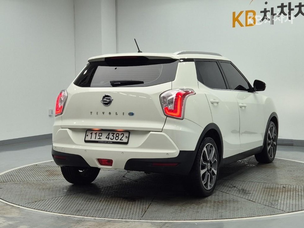 SsangYong Tivoli — miniaturë 3