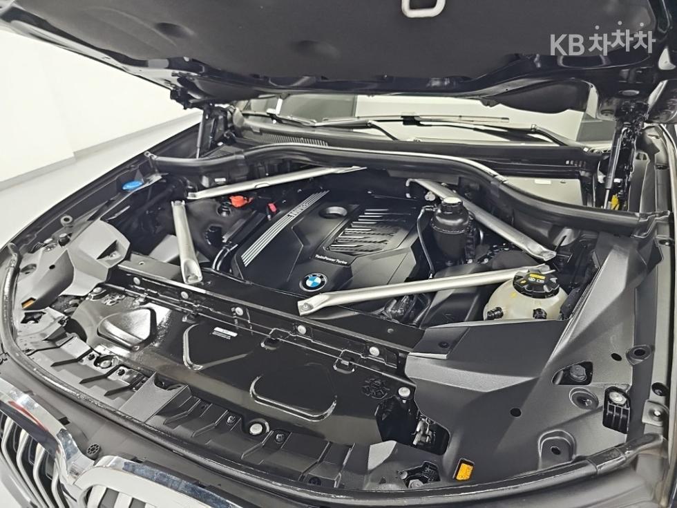 BMW X7 — miniaturë 5