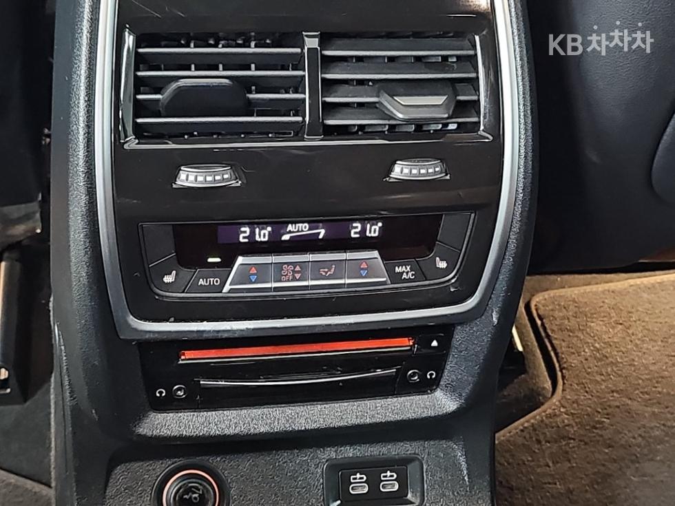 BMW X7 — miniaturë 13