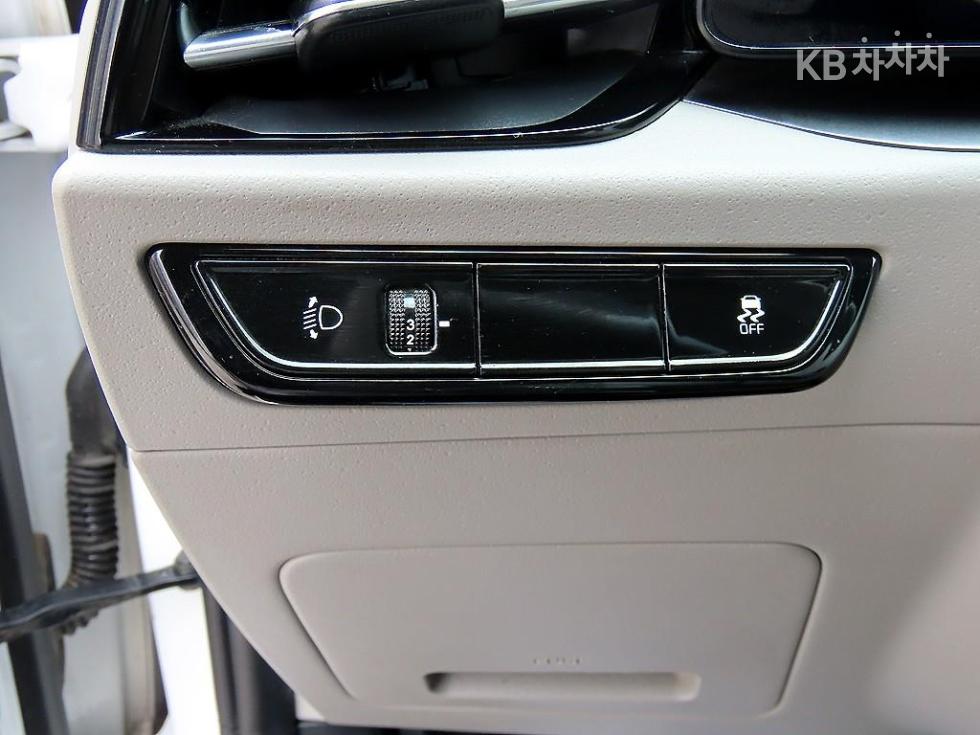 Kia Niro — miniaturë 12