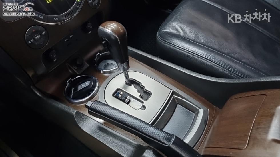 SsangYong Rexton — miniaturë 14