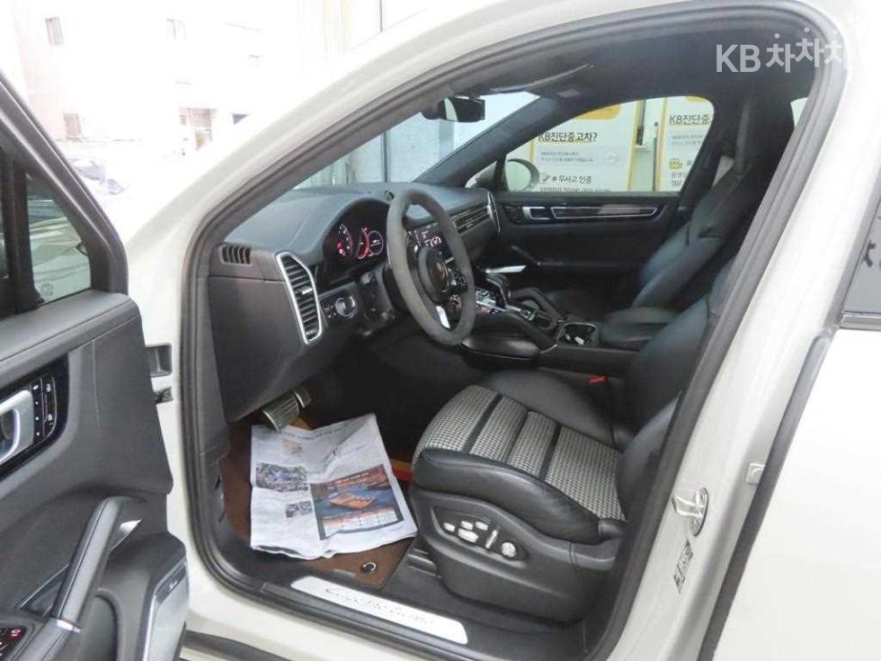 Porsche Cayenne — miniaturë 5