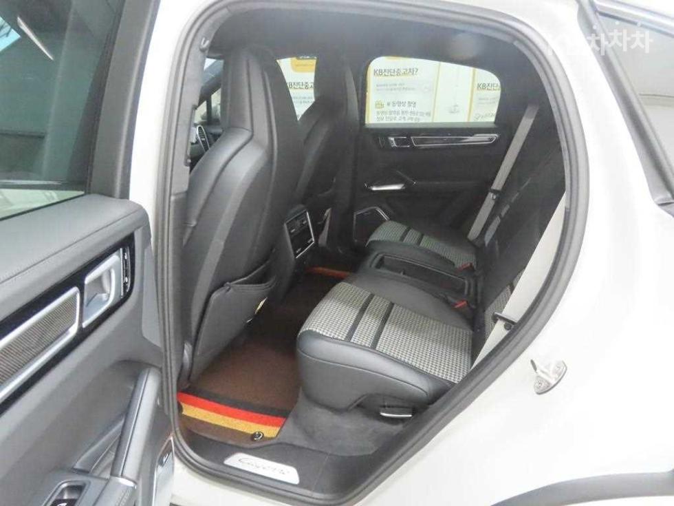 Porsche Cayenne — miniaturë 6