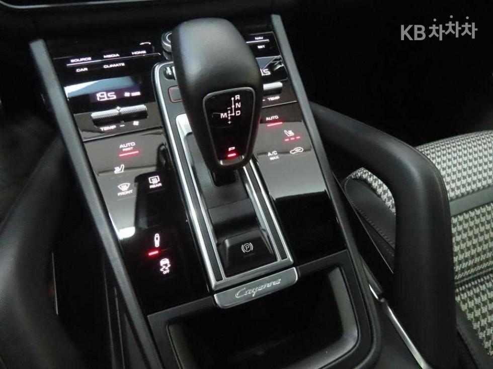 Porsche Cayenne — miniaturë 13