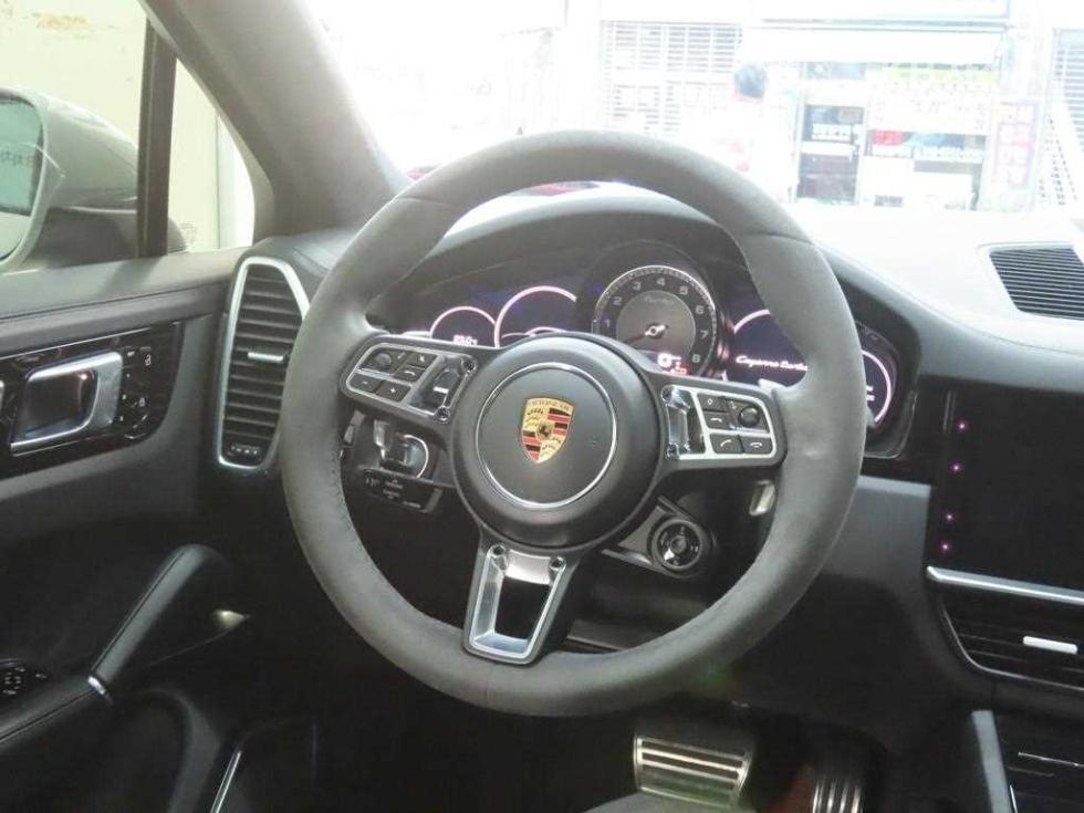 Porsche Cayenne — miniaturë 17