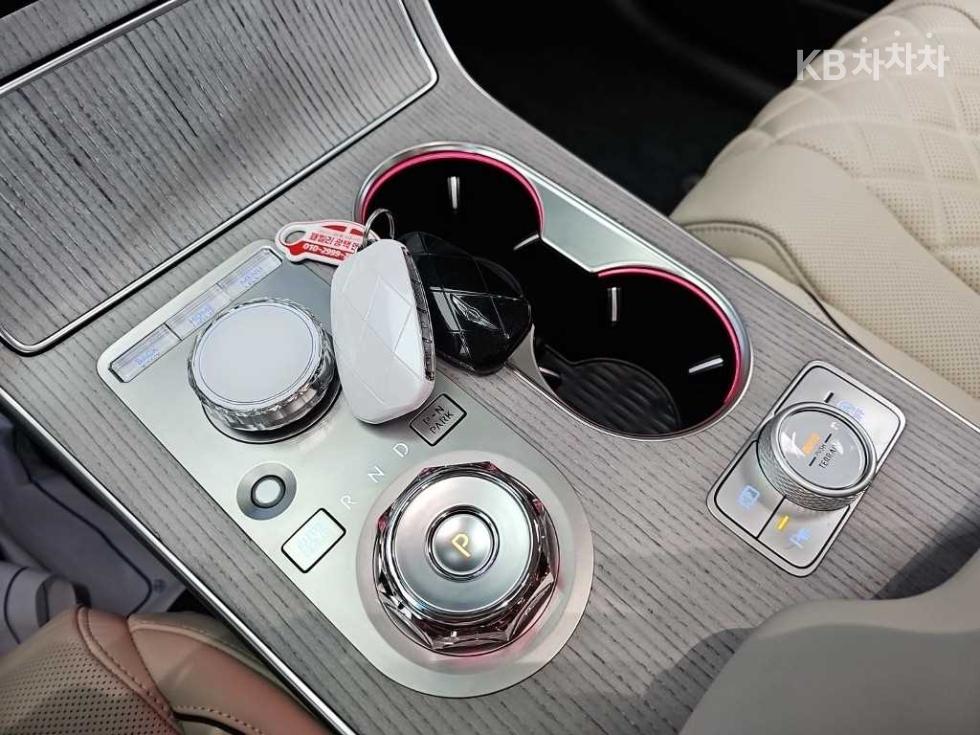 2024 Genesis GV80 photo