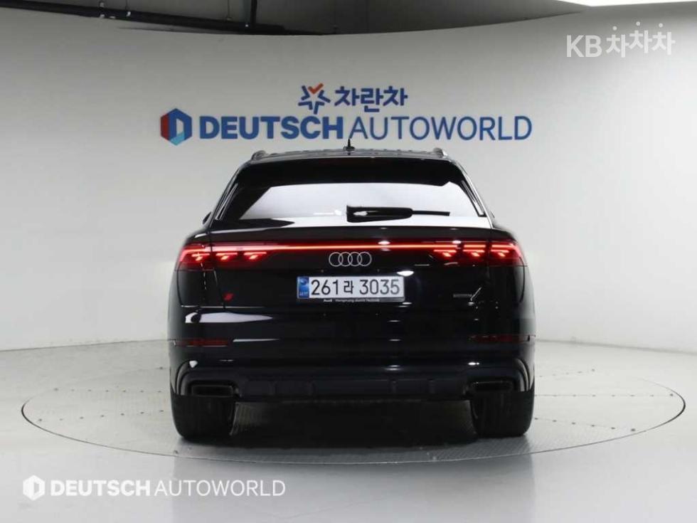 Audi Q8 — miniaturë 2