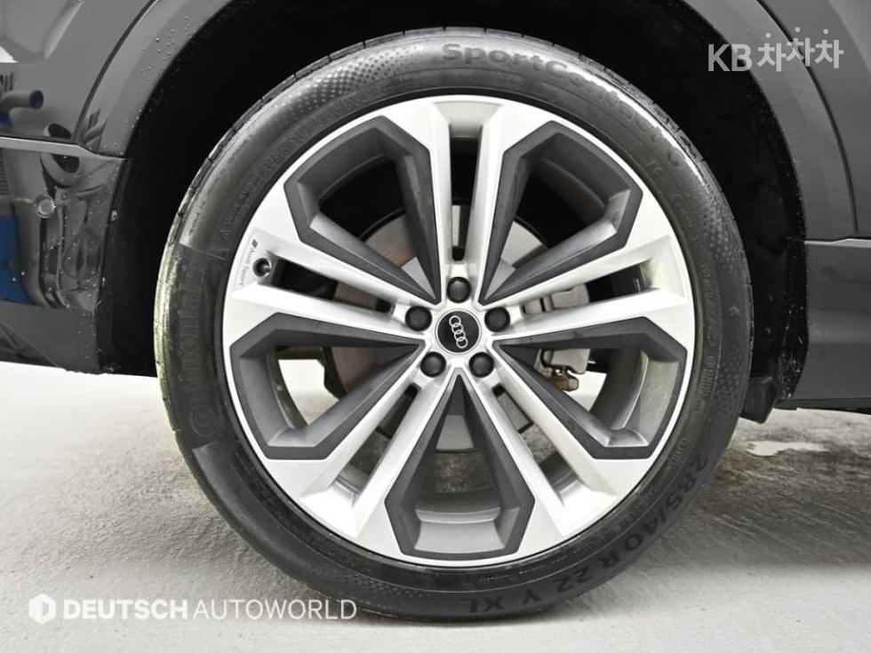 Audi Q8 — miniaturë 5